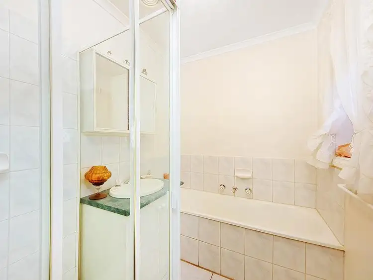 Sixth view of Homely unit listing, 1/38 Oberon Avenue, St Albans VIC 3021