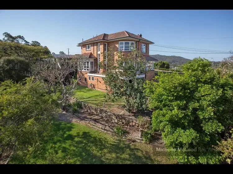 8 Bielby Road, Chapel Hill QLD 4069