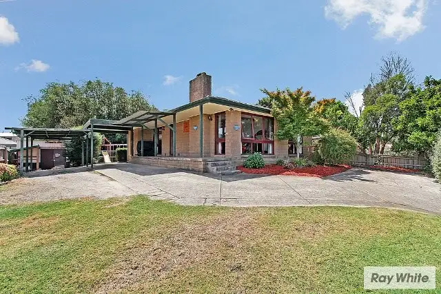 11 EASTWOOD Crescent, Mooroolbark VIC 3138