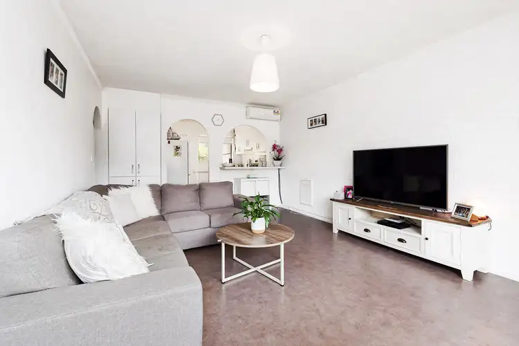 2/9A Clark Terrace, Seaton SA 5023