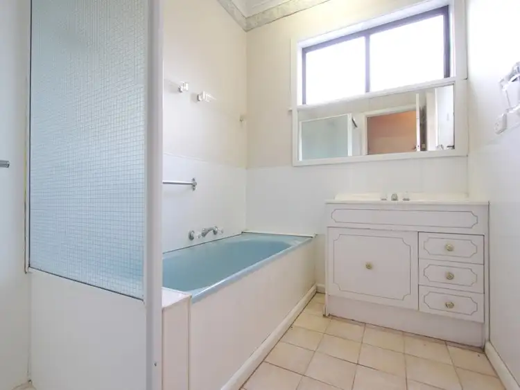 Seventh view of Homely house listing, 11 Melva Court, Frankston VIC 3199