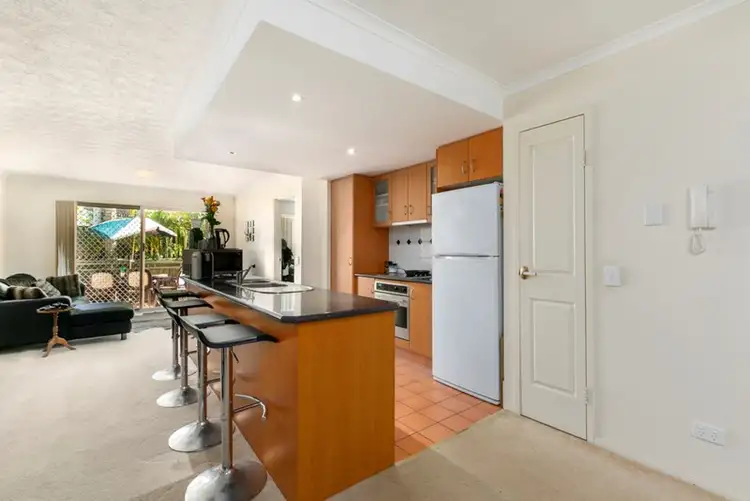 2/7-11 Johnston Street, Southport QLD 4215