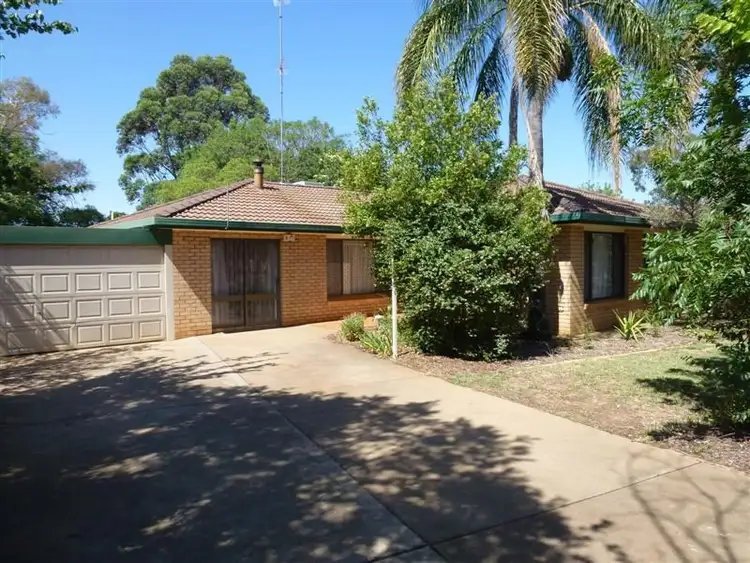 15 Buckingham Drive, Dubbo NSW 2830