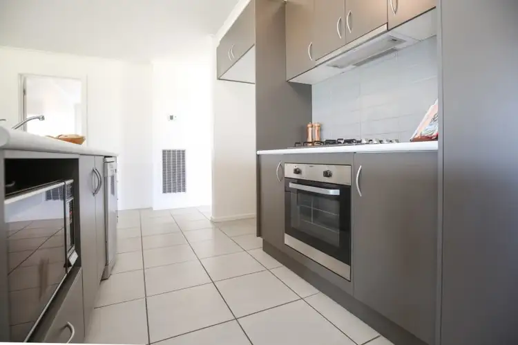 Sixth view of Homely house listing, 21 Anne Cox Drive, Red Cliffs VIC 3496