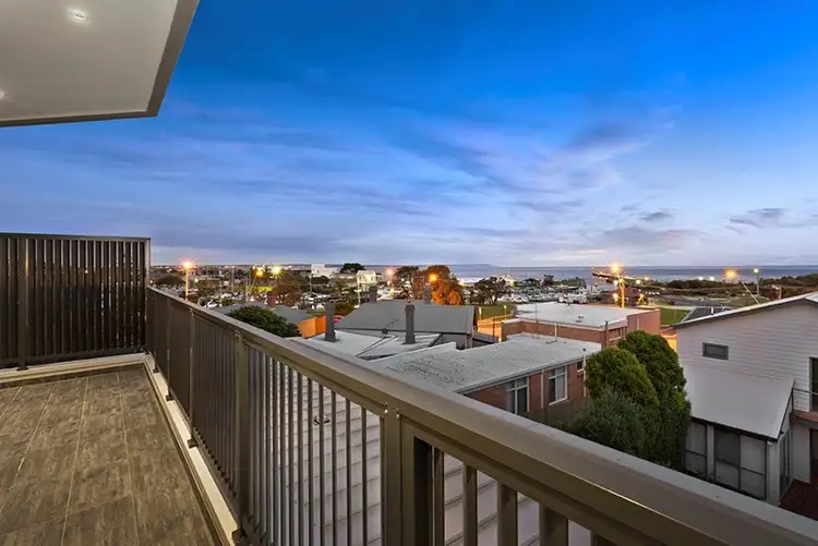 Seventh view of Homely townhouse listing, 1/217 Beach Road, Mordialloc VIC 3195