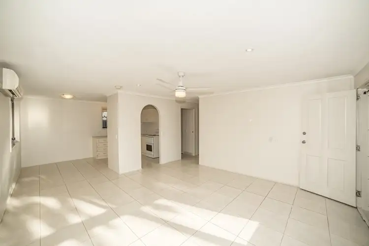 27 Terrigal Crescent, Southport QLD 4215
