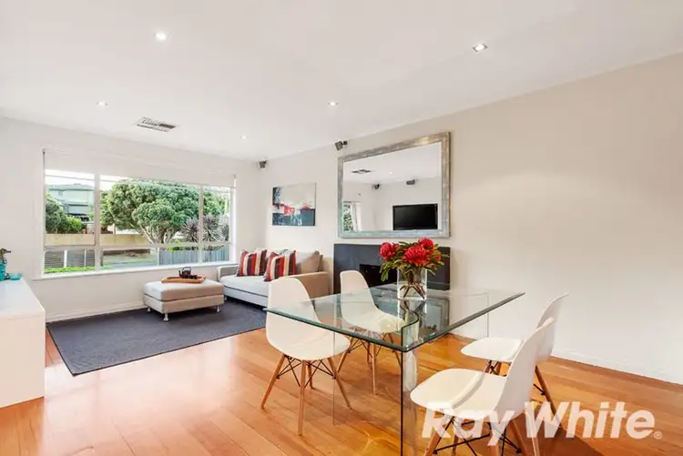 6 Busst Drive, Watsonia North VIC 3087