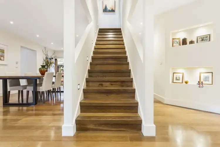 Sixth view of Homely house listing, 4 KARDINIA Crescent, Warranwood VIC 3134