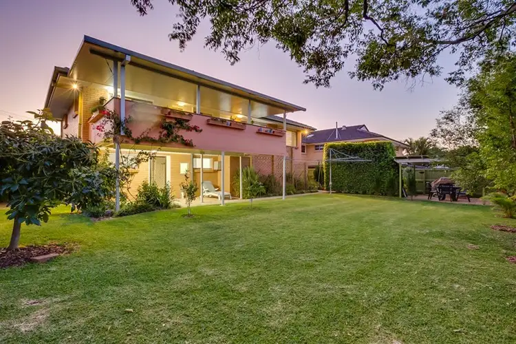 12 Estelle Street, Birkdale QLD 4159