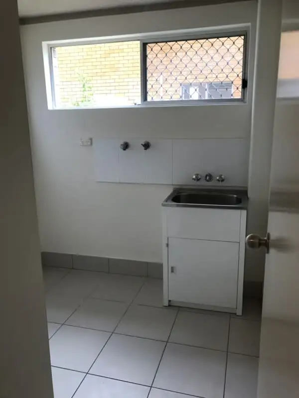 Sixth view of Homely unit listing, 2/10 White Street, Southport QLD 4215