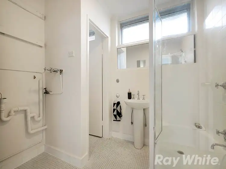 Fifth view of Homely apartment listing, 6/113 Addison Street, Elwood VIC 3184