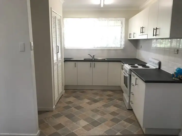 Second view of Homely house listing, 10 Moana Crescent, Birkdale QLD 4159