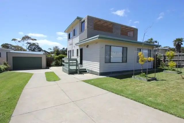 111 Justice Road, Cowes VIC 3922