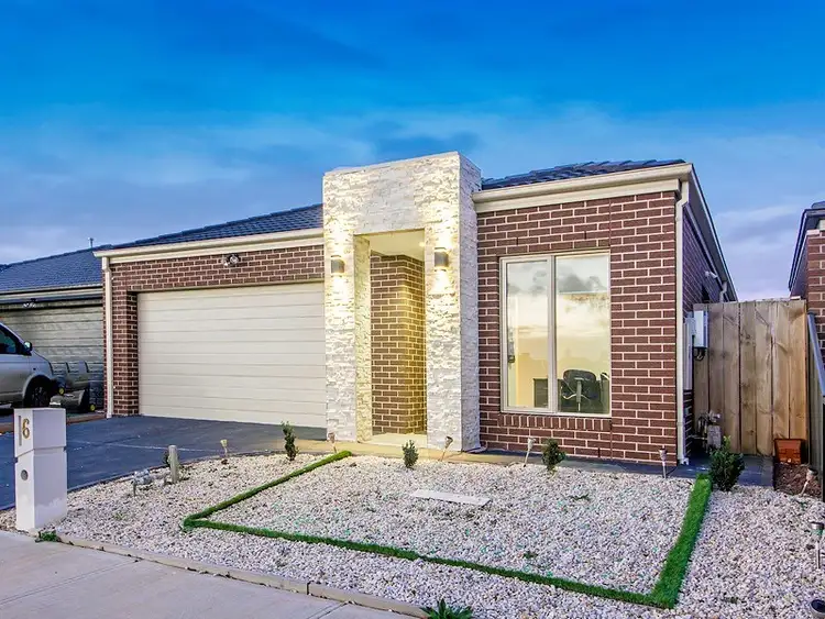 Second view of Homely house listing, 6 Reginato Court, Tarneit VIC 3029