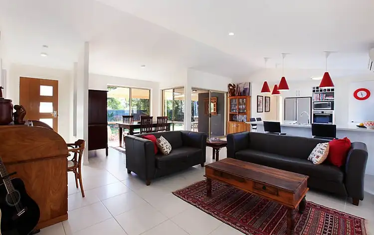 25 Murrumba Drive, Ashmore QLD 4214