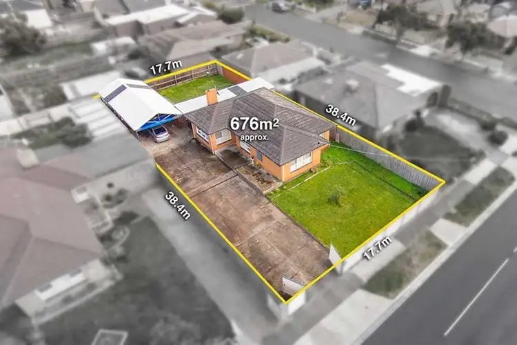 Main view of Homely house listing, 17 Selwyn Avenue, Craigieburn VIC 3064