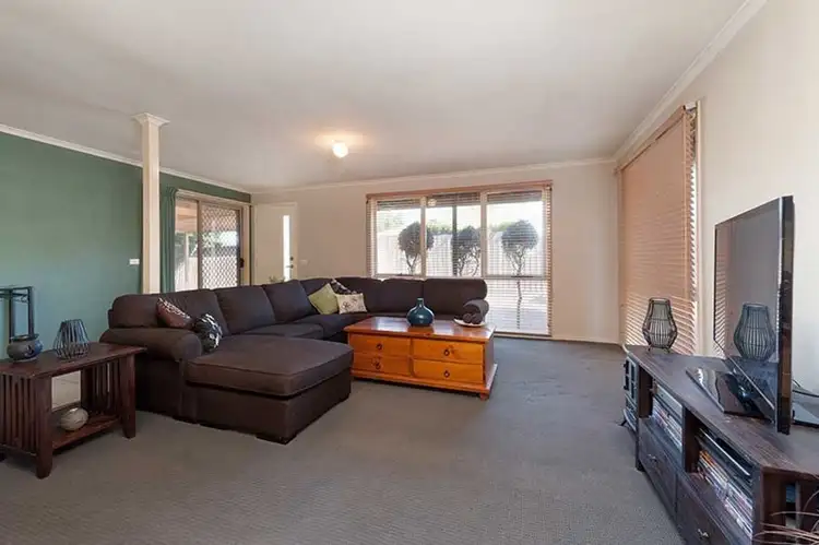 Third view of Homely house listing, 2 Waverley Court, Craigieburn VIC 3064