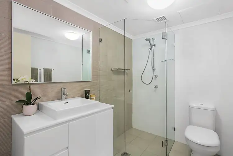Fifth view of Homely apartment listing, 2/39-41 Raymond Road, Neutral Bay NSW 2089
