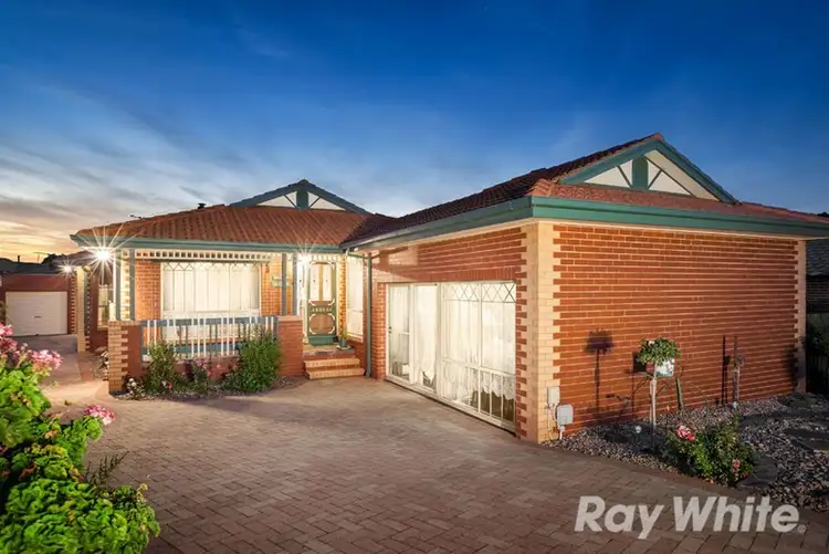 8 Hopper Court, Mill Park VIC 3082