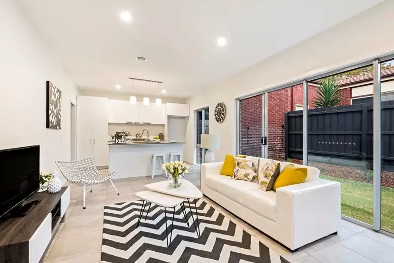 Main view of Homely house listing, 2/77 Burlington Street, Oakleigh VIC 3166