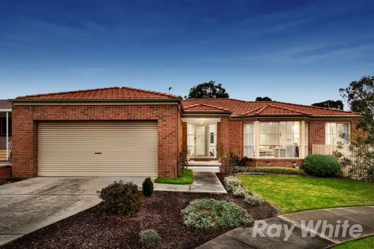 1/2 Ellesmere Road, Burwood East VIC 3151