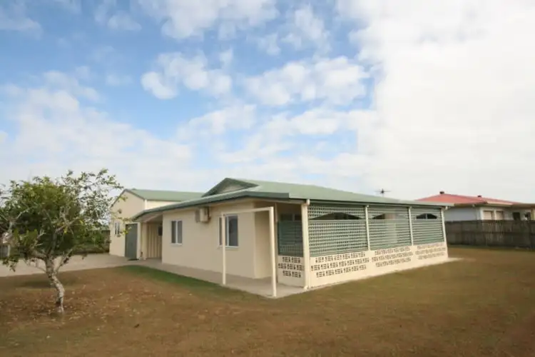 2 Schmidt Street, Etty Bay QLD 4858