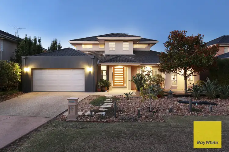32 Vaucluse Boulevard, Sanctuary Lakes VIC 3030