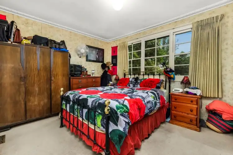 Fifth view of Homely house listing, 1 Warrina Court, Burwood East VIC 3151