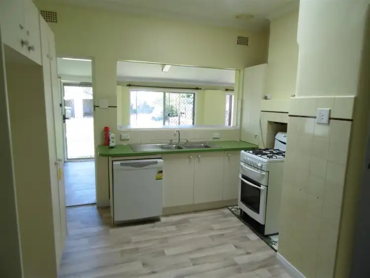 Fifth view of Homely house listing, 18 Hartigan Avenue, Parkes NSW 2870