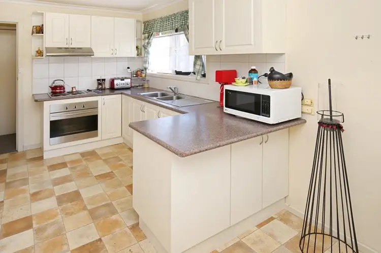 Third view of Homely house listing, 7 Swindon Court, Lalor VIC 3075