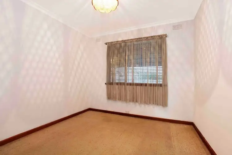 Seventh view of Homely house listing, 2 Joan Court, Reservoir VIC 3073