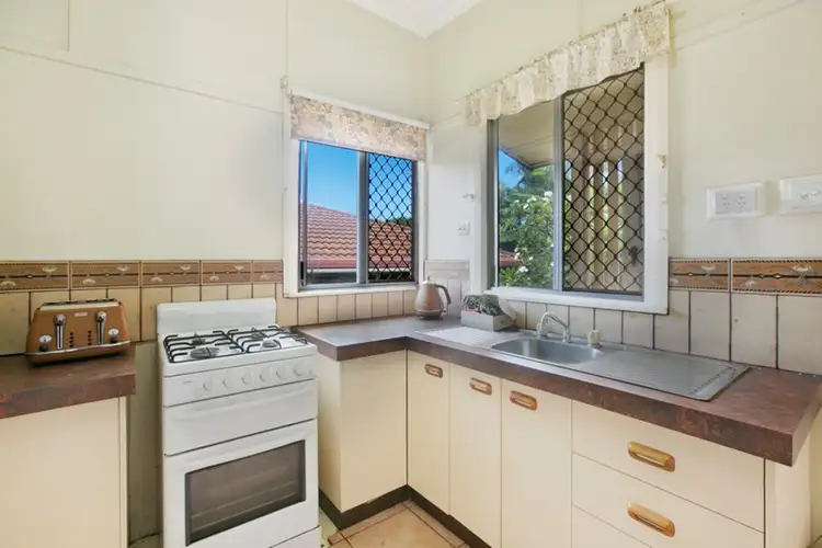 Second view of Homely house listing, 32 Violet Street, Wynnum QLD 4178
