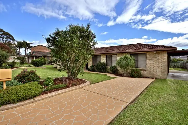 7 Ferntree Drive, Bomaderry NSW 2541