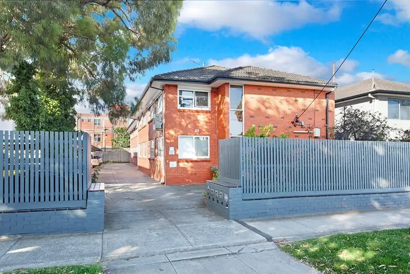 Main view of Homely apartment listing, 8/15 Rosstown Road, Carnegie VIC 3163