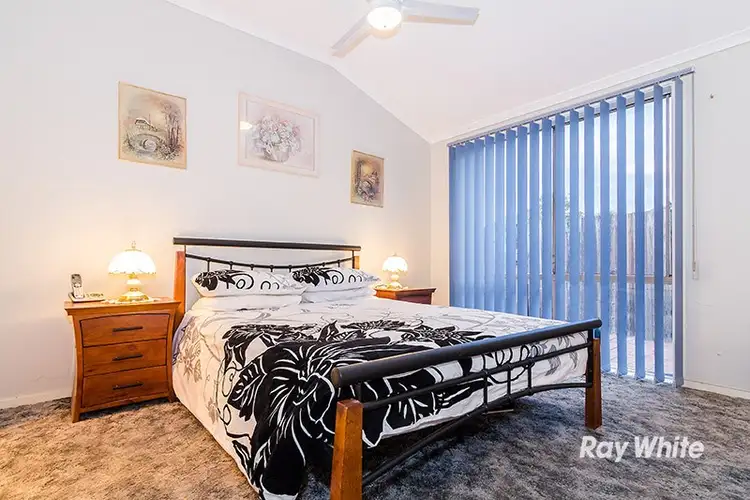 Sixth view of Homely house listing, 18 Lowther Court, Cranbourne North VIC 3977