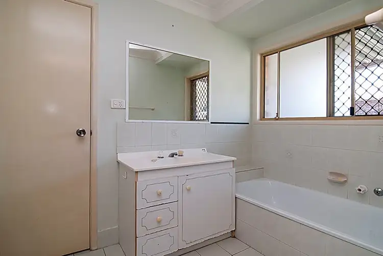 Seventh view of Homely house listing, 2 Paluma Court, Marsden QLD 4132