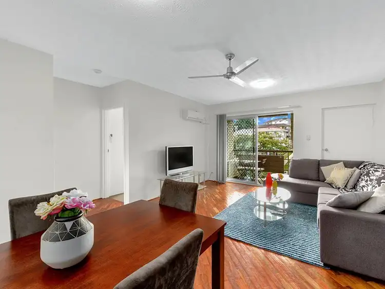 Second view of Homely unit listing, 32 Lisson Grove, Wooloowin QLD 4030