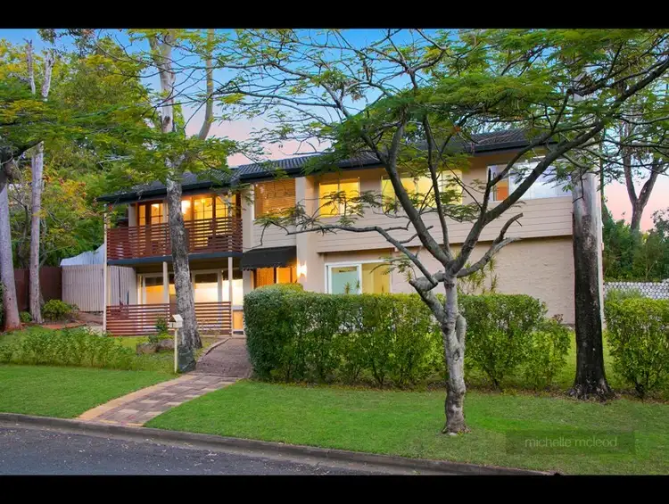1 Eaglie Street, Chapel Hill QLD 4069