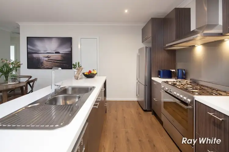 Sixth view of Homely house listing, 5 Statham View, Cranbourne West VIC 3977