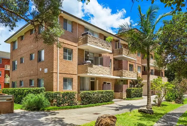 Third view of Homely apartment listing, 3/10 Fairway Close, Manly Vale NSW 2093