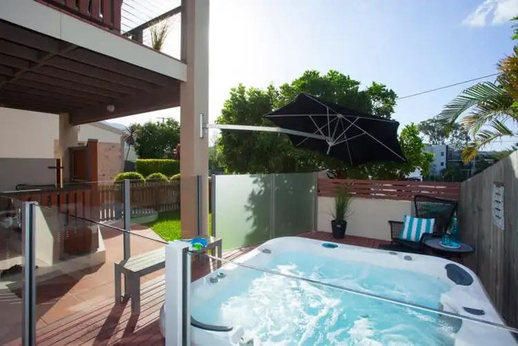 12 Birdwood Road, Holland Park West QLD 4121