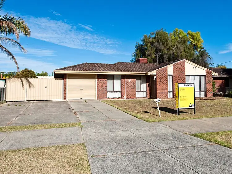 11 Cambridge Crescent, Cooloongup WA 6168