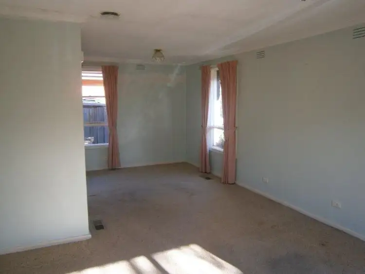 Fourth view of Homely house listing, 6 Douglas Court, Strathmore Heights VIC 3041