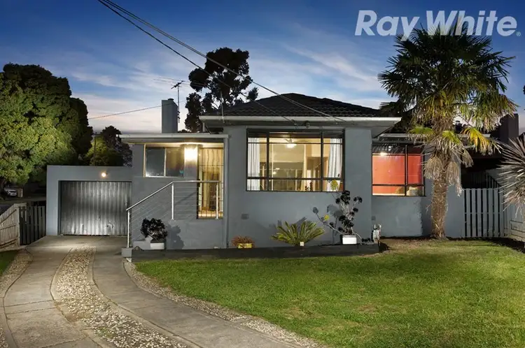 8 Busst Drive, Watsonia North VIC 3087