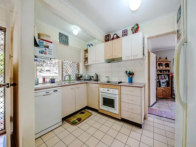 Fifth view of Homely unit listing, 2/3 Cherbourg Court, Petrie QLD 4502