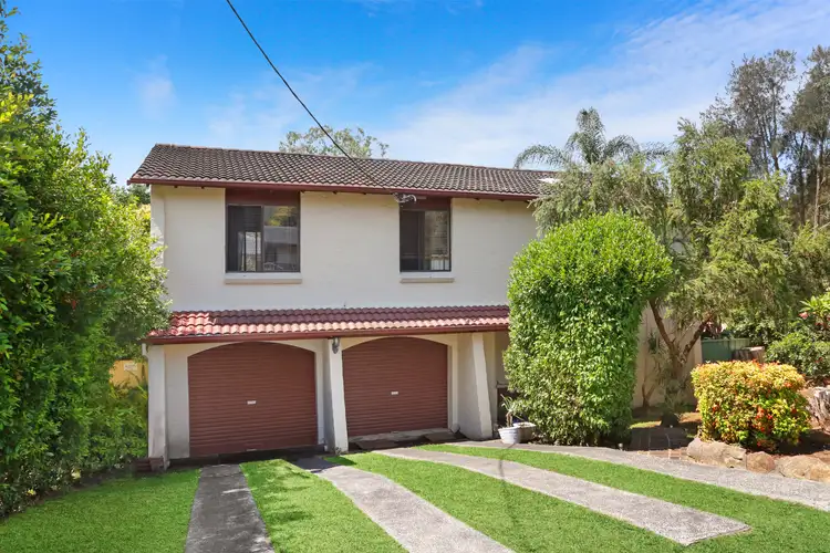 15 Welwyn Grove, Point Clare NSW 2250