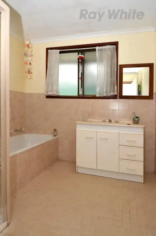 Sixth view of Homely house listing, 6 Bonthorpe Court, Millbrook WA 6330