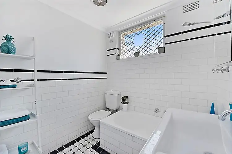 Fifth view of Homely unit listing, 2/34 Read Street, Bronte NSW 2024