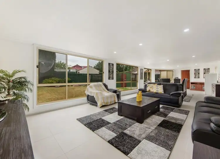 Seventh view of Homely house listing, 10 Ardwell Court, St Albans VIC 3021