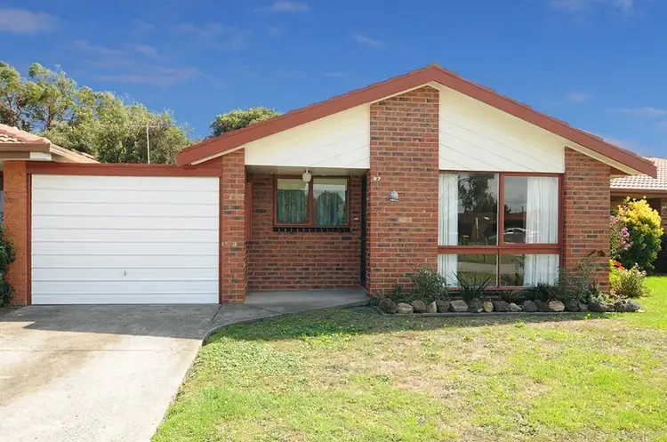 27 Village Crescent, Chelsea VIC 3196